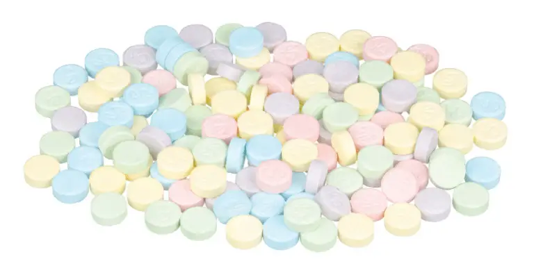 SweeTARTS - An Original Retro Sweet & Sour Candy - junkfoodblog.com